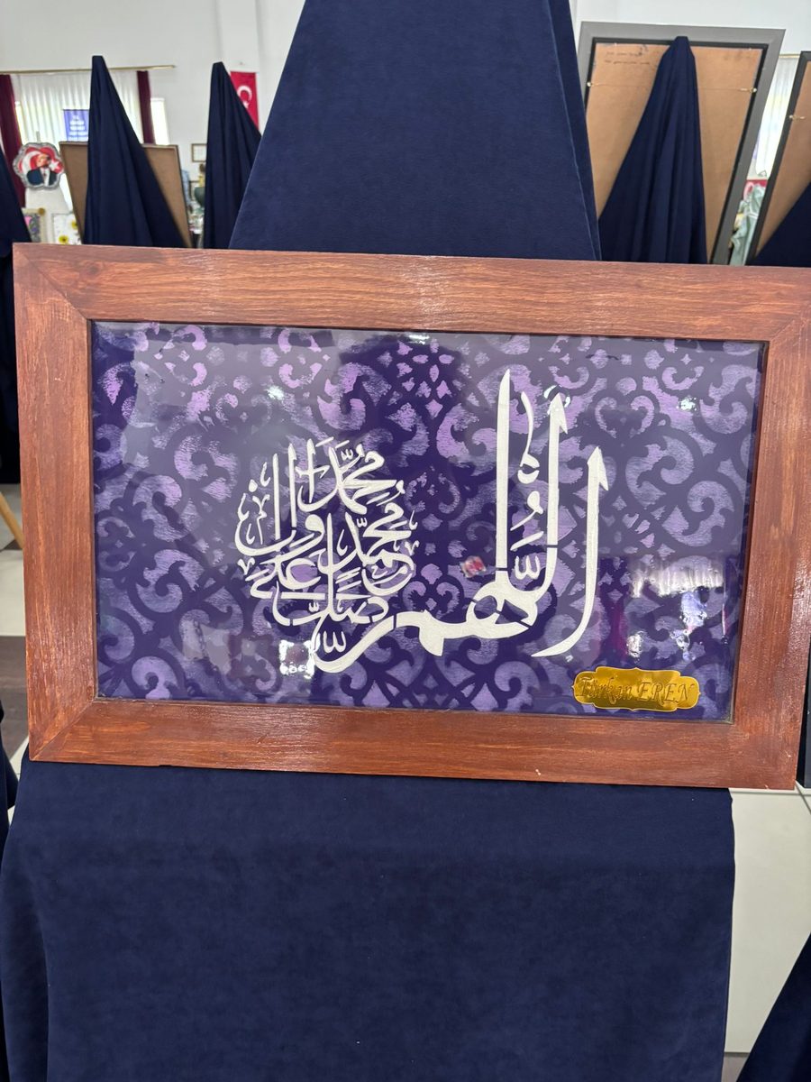 Mor desenli hat tablosu